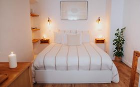 Perfect Family-Oriented And Renovated Townhouse In The Old Antibes