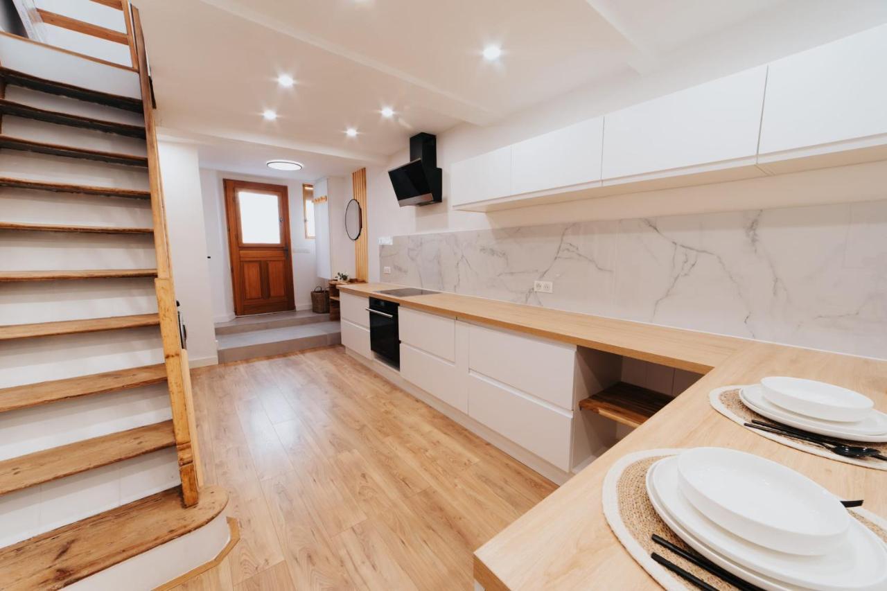Appartamento Perfect Family-Oriented And Renovated Townhouse In The Old Antibes Esterno foto