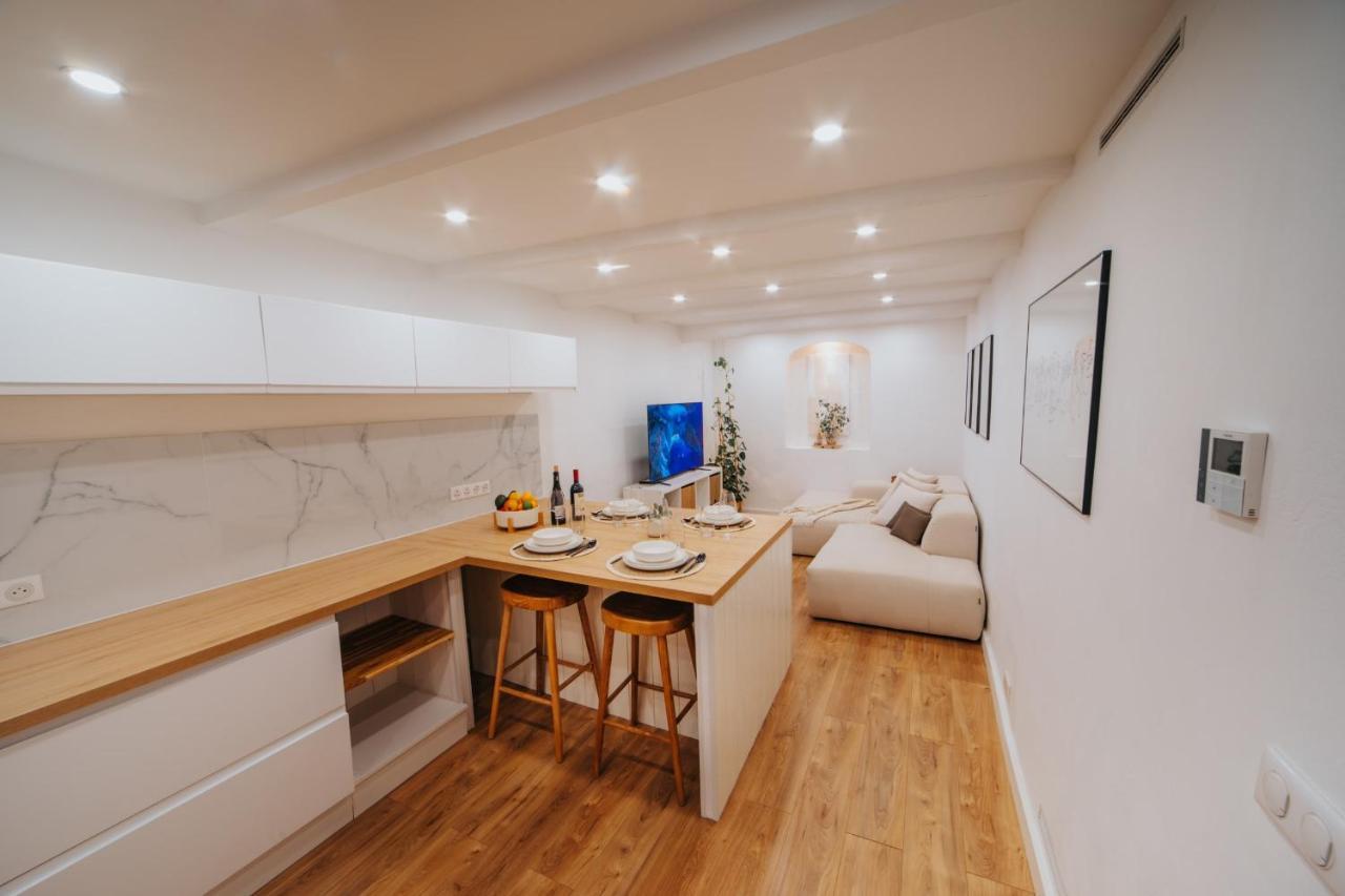 Appartamento Perfect Family-Oriented And Renovated Townhouse In The Old Antibes Esterno foto