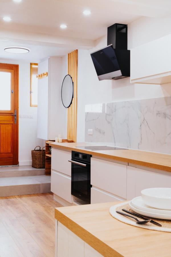 Appartamento Perfect Family-Oriented And Renovated Townhouse In The Old Antibes Esterno foto