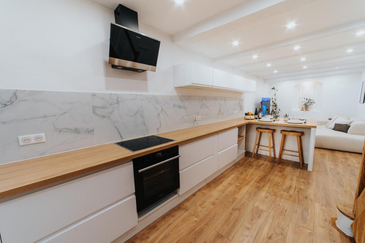 Appartamento Perfect Family-Oriented And Renovated Townhouse In The Old Antibes Esterno foto