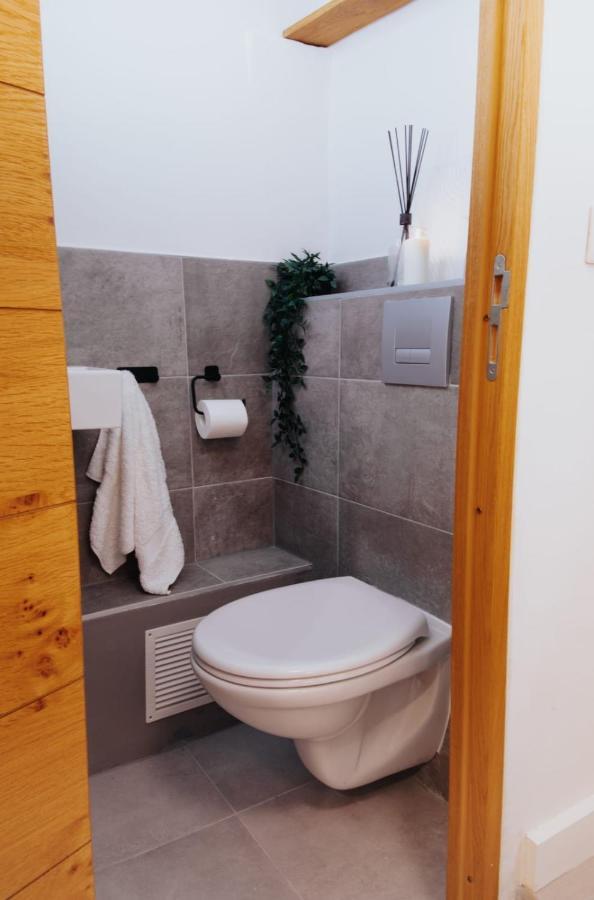 Appartamento Perfect Family-Oriented And Renovated Townhouse In The Old Antibes Esterno foto
