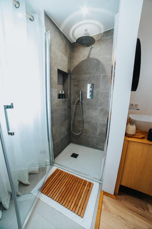 Appartamento Perfect Family-Oriented And Renovated Townhouse In The Old Antibes Esterno foto