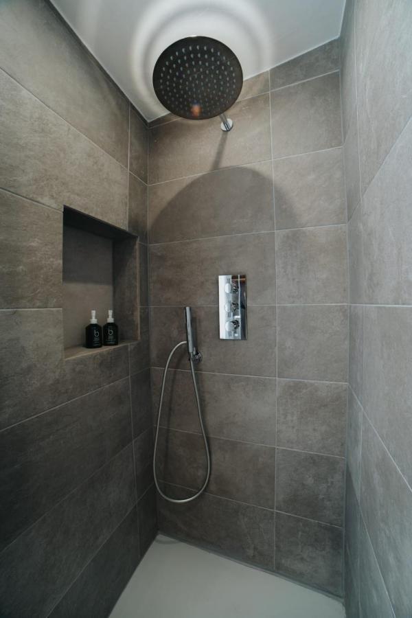 Appartamento Perfect Family-Oriented And Renovated Townhouse In The Old Antibes Esterno foto